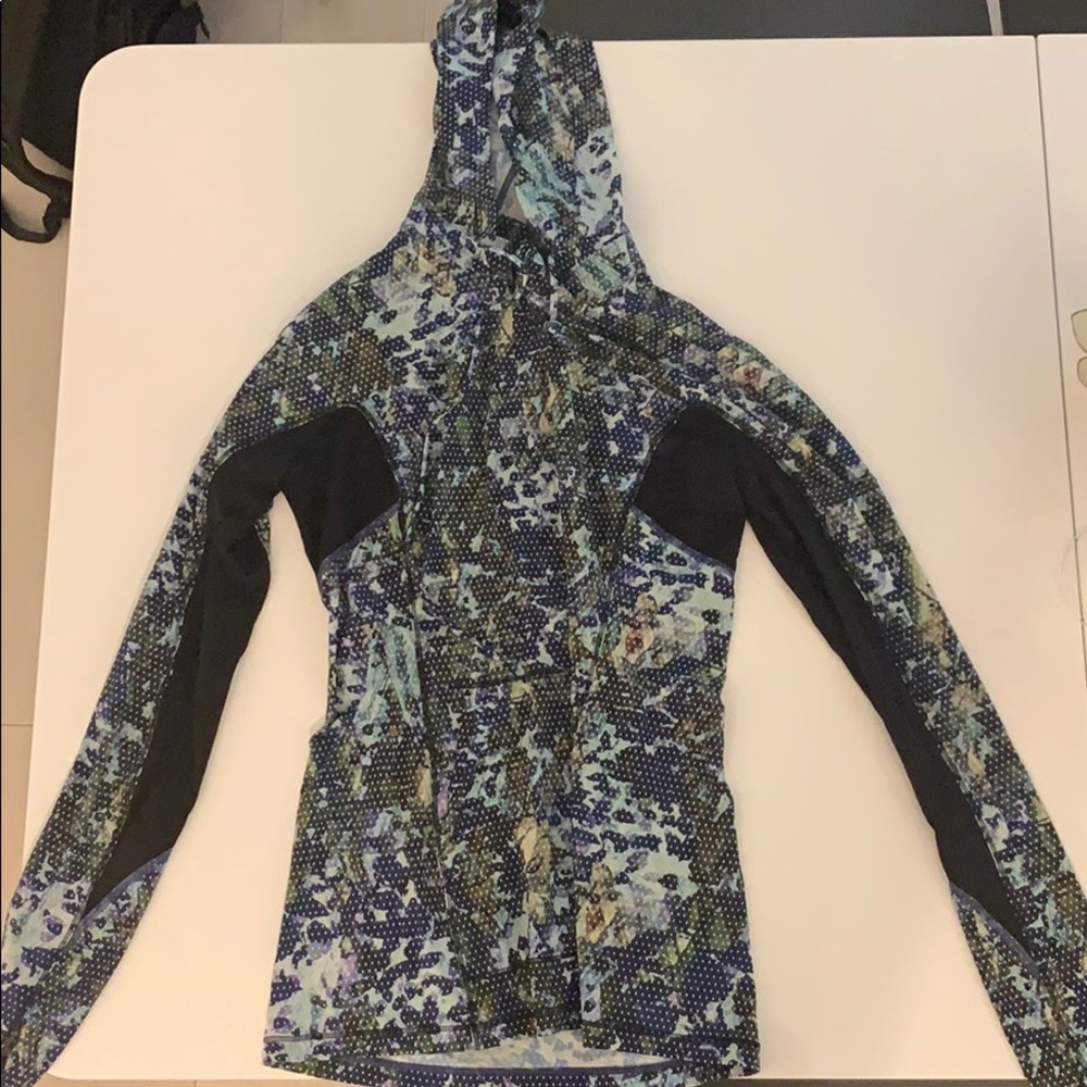 Lululemon hoodie pullover - size 6